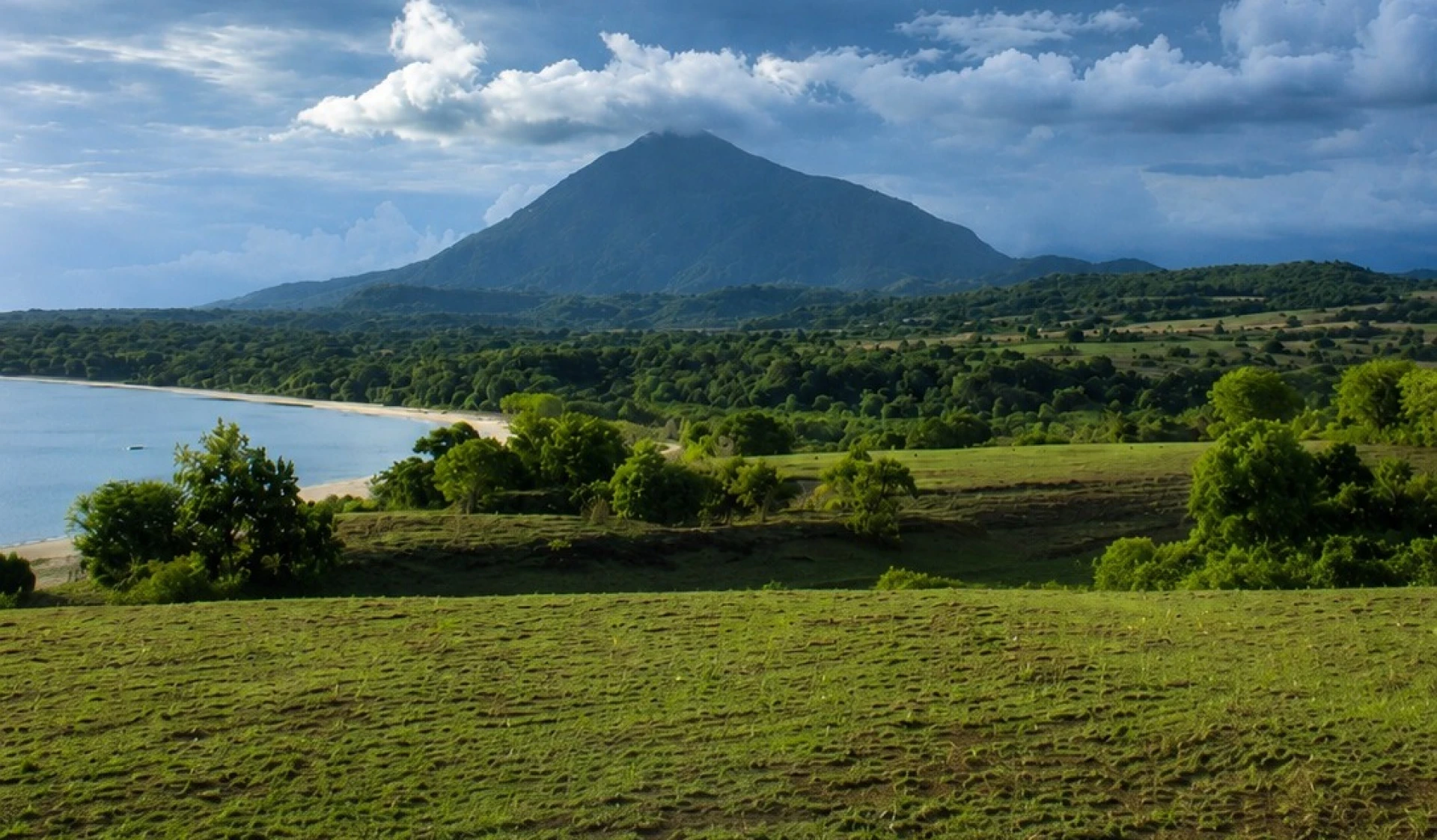 Goa Batu Cermin